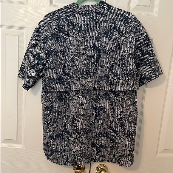 Columbia PFG Short Sleeve Navy and White Casual Button Down Shirt Fish Print M - Picture 4 of 7